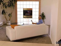 Branlette thaïlandaise, Léchez, Masturbation, Rousse roux, Séduite, Maigrichonne, Adolescente, Nénés