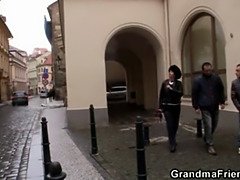 Arsch, Braunhaarige, Geile alte tussi, Hd, Milf, Mutti, Stiefmutter, Flotter dreier