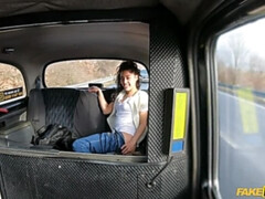 Culo, Botas, Morena, Coche, Corridas faciales, Latina, Tetas naturales, Al aire libre