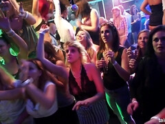 Жопа, Минет, В клубе, Член, Ласковые ручки, Секс без цензуры, Киски, Сиськи