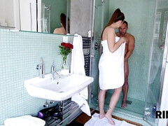 18 летние, Жопа, Язык в попке, Крупный план, Ласковые ручки, Хд, Киски, Лизание жопы