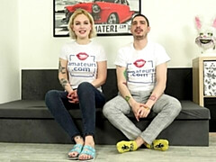 18 ans, Gros cul, Grosse bite, Gros seins, Blonde, Sucer une bite, En levrette, Maigrichonne