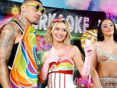 Grote kont, Grote lul, Pijpbeurt, Hondjeshouding, Natuurlijke tieten, Kort haar, Tiener, Tieten likken