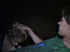 Amateur, Rubia, Mamada, Universidad, Sexo duro, Al aire libre, Fiesta, Tatuaje