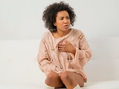 Cul, Sucer une bite, En levrette, Noir ébène, Maigrichonne, Dénudage, Adolescente, Nénés