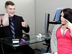 Grosser arsch, Grosser schwanz, Grosse titten, Blasen, Braunhaarige, Hundestellung, Milf, Büro
