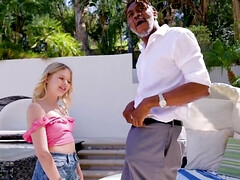 Большой член, Блондинки, Минет, Сперма на лице, Натуральные, На природе, Крошечные, Молоденькие