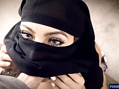 Gros cul, Grosse bite, Sucer une bite, Brunette brune, En levrette