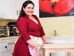 Culo grande, Tetas grandes, Morena, Penetracion con dedos, Peludo, Masturbación, Pezones, Estriptis