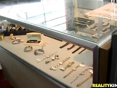 Beauté, Gros seins, Sucer une bite, Classique, Branlette thaïlandaise, Hd, Orgasme, Chatte