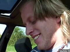 Enthousiasteling, Blond, Tsjechisch, Omie, Hd, Rijpe lesbienne, Buiten, Rijden