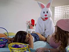 Grosse bite, Sucer une bite, Brunette brune, Éjaculation interne, Hd, Adolescente, Nénés