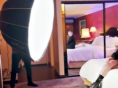 Tussi, Blondine, Braunhaarige, Küssen, Transfrau, Tätowierung, Jungendliche (18+), Titten