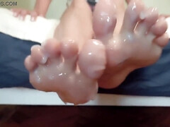 Amateur, Brunette brune, Preservatif, Cocu, Tir de sperme, Conversation vulgaire, Fétiche des pieds, Humiliation