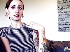 Grosser arsch, Grosse titten, Braunhaarige, Natürlichen titten, Kurzes haar, Dürr, Jungendliche (18+), Titten