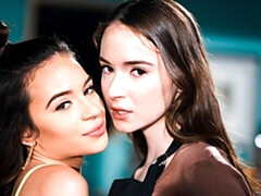 Gros cul, Gros seins, Lesbienne, Léchez, Rasée, Maigrichonne, Dénudage, Adolescente