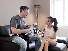 18 летние, Милые, Смазливые, Каблуки, Лизание, Натуральные сиськи, Киски, Молоденькие