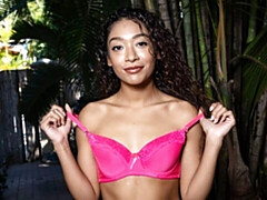 Amateur, Culo grande, Ébano, Penetracion con dedos, Masturbación, Solo, Estriptis, Tetas