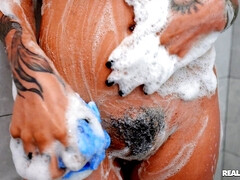 素人, デカチン, 黒人, 手コキする, ピアス, 剃毛, タトゥー, 濡れ