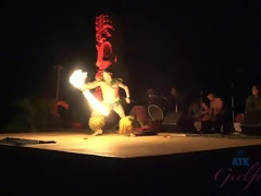 Amateur, Mamada, Corrida, Novia, Aceite, Coño, Fumando, Tetas