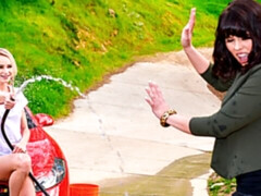 Blondine, Fingern, Küssen, Lesbisch, Masturbation, Dürr, Strapon, Tätowierung