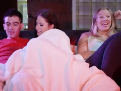 Morena, Engañando, Pareja, Novia, Pajearse, Tetas naturales, Adolescente