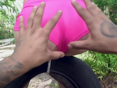 Chica, Mamada, Morena, Estilo perrito, Interracial, Tetas naturales, Al aire libre, Coño