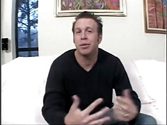 18 ans, Américain, Sucer une bite, Faciale, Hard, Interracial, Plan cul à trois, Nénés