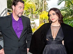 Anaal, Pijpbeurt, Bruinharig, Dubbele penetratie, Harig, Man man vrouw, Strippen, Trio