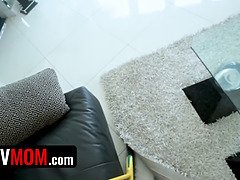 Verga grande, Tetas grandes, Mamada, Madura, Corridas, Garganta profunda, Lamidas, Gritar