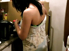 18 ans, Éjaculation interne, En levrette, Fétiche, Branlette thaïlandaise, Pov, Se déshabiller, Allumeuse