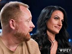 Grosser schwanz, Grosse titten, Braunhaarige, Absätze, Milf, Reiten, Titten, Ehefrau