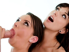 Amateur, Gros cul, Blonde, Sucer une bite, Brunette brune, En levrette, 2 femmes 1 homme, Plan cul à trois