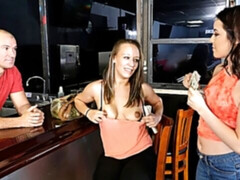 Blasen, Frau frau mann, Natürlichen titten, Rotschopf, Entkleiden, Jungendliche (18+), Flotter dreier, Titten