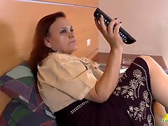 Arsch, Braunhaarige, Oma, Masturbation, Reif, Mutti, Muschi