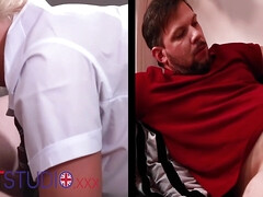 Amateur, Sucer une bite, Britannique, Tir de sperme, Hard, Avaler, Professeur, Uniforme