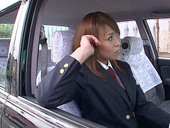 splendid taxi driver deep-throats her clients dick