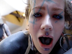 18 jahre, Grosse titten, Fingern, Lesbisch, Lecken, Masturbation, Entkleiden, Titten