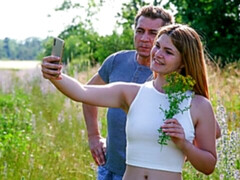 Arsch, Blondine, Küssen, Lecken, Natürlichen titten, Im freien, Jungendliche (18+), Titten