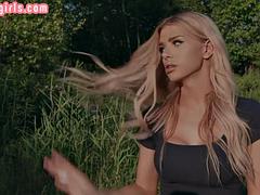 Auto, Erotisch, Fetisch, Küssen, Masturbation, Im freien, Transfrau, Tätowierung