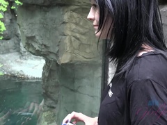 Enthousiasteling, Emo jongen, Voeten, Voetbeurt, Vriendin, Kut duiken, Kort haar, Tieten likken