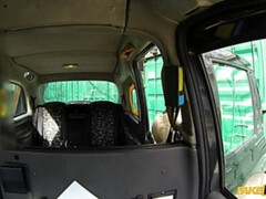 Gros seins, Voiture, En levrette, Doigter, Branlette thaïlandaise, De plein air, Pov, Chatte
