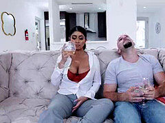 Amateur, Mamada, Morena, Corridas faciales, Penetracion con dedos, Lamidas, Adolescente