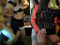 Amateur, Rubia, Morena, Cfnm, Lesbiana, Lencería, Fiesta, Medias largas