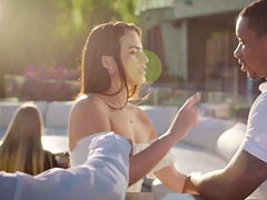 Cunnilingus, Negro, Ébano, Interracial, Besar, Al aire libre, Afeitado, Tetas