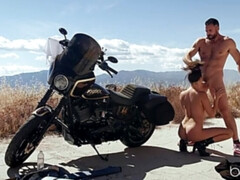 美女, フェラチオ, 茶髪の, 開帳, アウトドア, オマンコ, ショートヘア, スパンキング