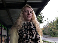 Leie, Blondine, Blasen, Bus, Spermaladung, Jeans, Im freien, Öffentlich