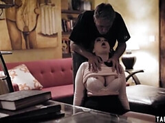 Grosse titten, Blasen, Pummelig, Schwanz, Hundestellung, Rau, Rasiert, Tätowierung