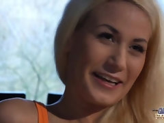 Blonde, Sucer une bite, Queue, Embrassement, Léchez, Seins naturels, Chaussettes, Avaler