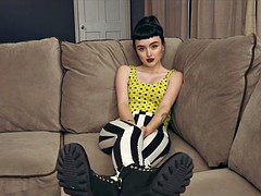 Brunette brune, Femme dominatrice, Poilue, Adolescente